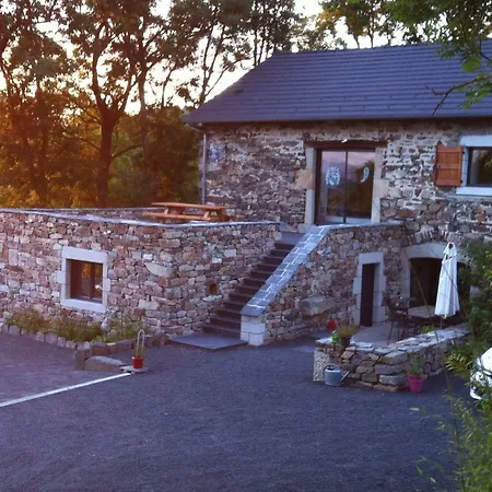 Nyaraló Aux Pays Des Sucs Saint-Hostien