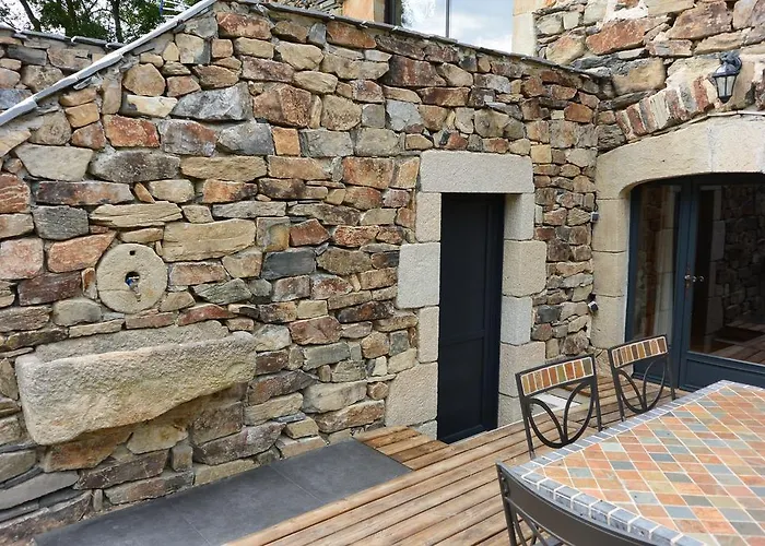 Aux Pays Des Sucs Nyaraló